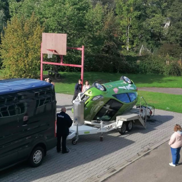 Le jeudi 29 septembre, nos élèves de 6e année ont participé à la journée Sensibilisation aux dangers de la route, encadrés par des membres de la police de la Cellule d’éducation et de prévention du Gouverneur du Luxembourg.
Un grand merci pour cette journée extrêmement utile !